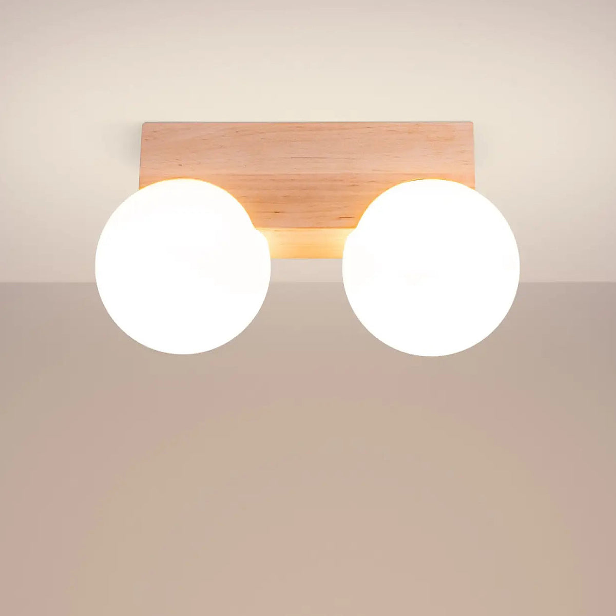 Plafonnier barre en bois et globes en verre opale, 2 à 4 sources