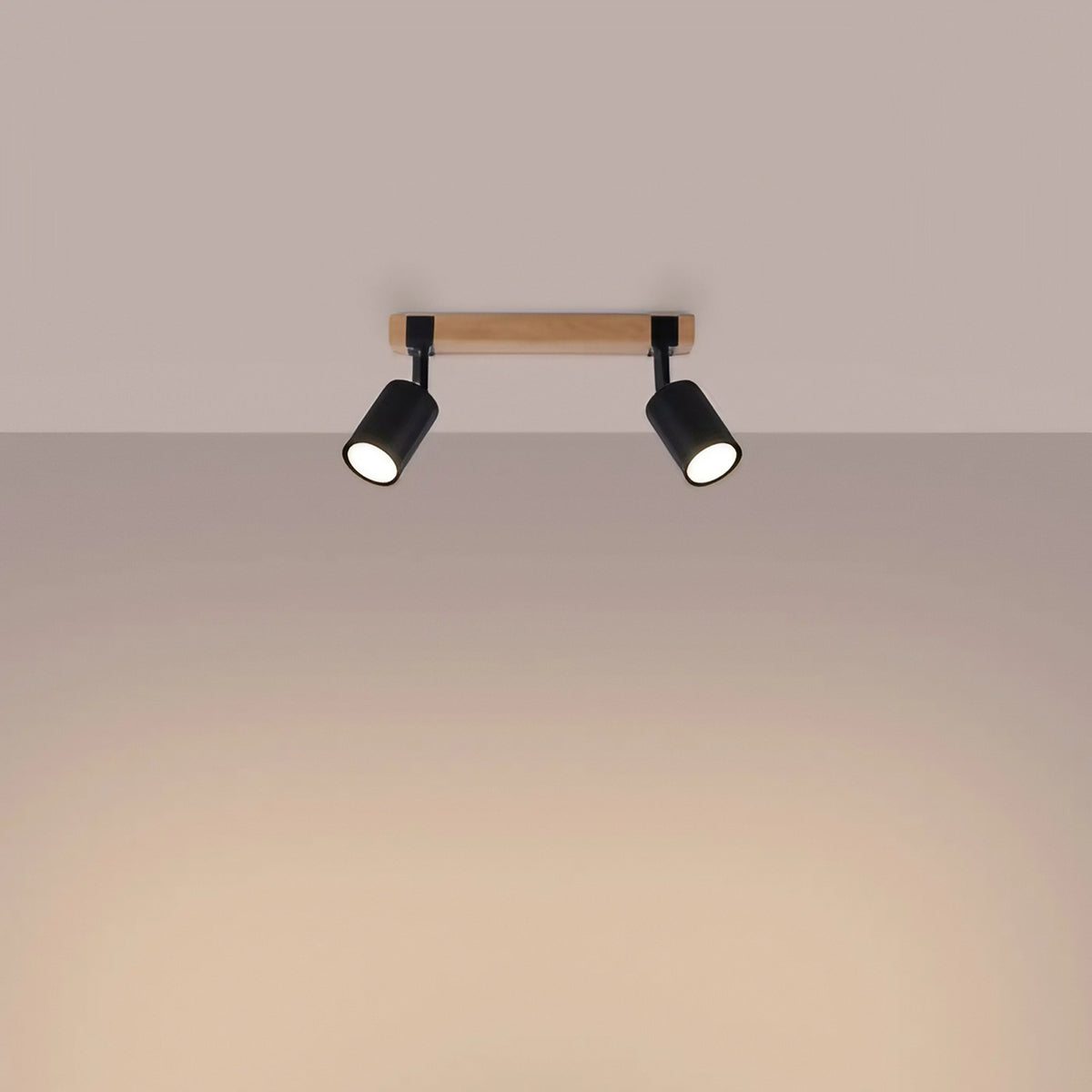 Plafonnier barre en bois et spots noirs orientables, GU10