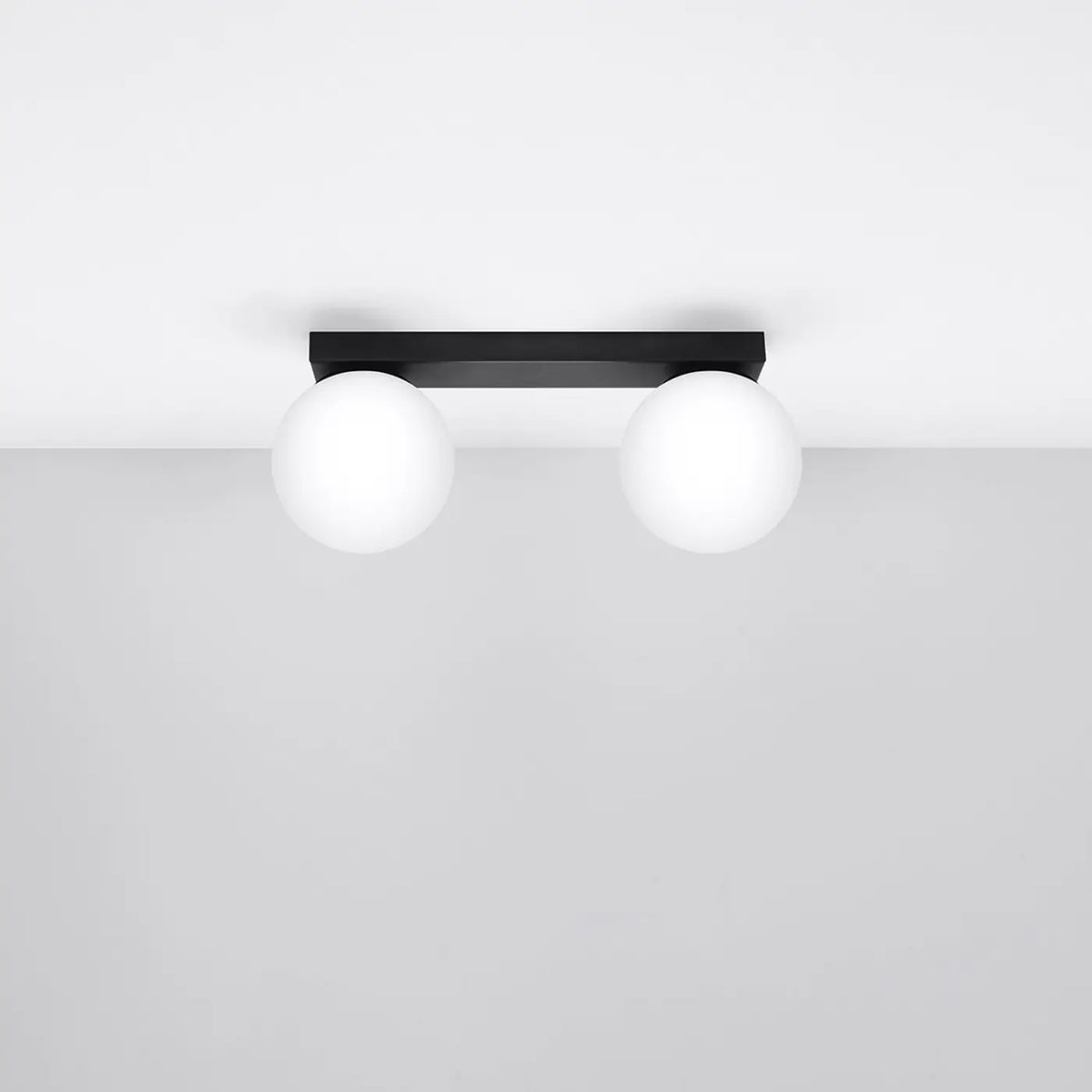 Plafonnier à boules en verre opale sur rampe, de 1 à 6 lumières, noir