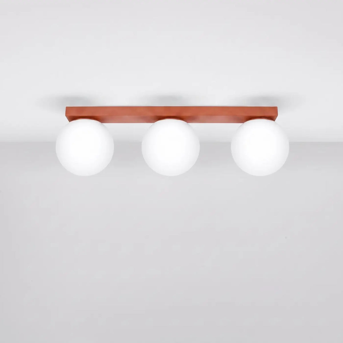 Plafonnier à boules en verre opale sur rampe, de 1 à 6 lumières, rouge ocre