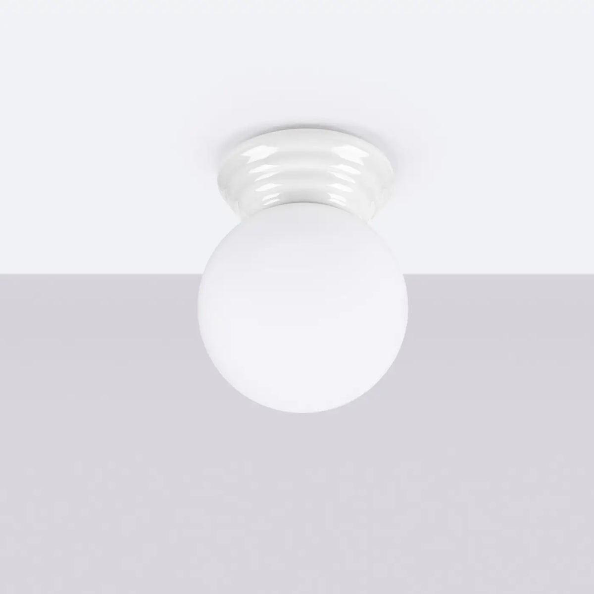 Plafonnier céramique émaillée et globe en verre, IP44, sept couleurs, blanc