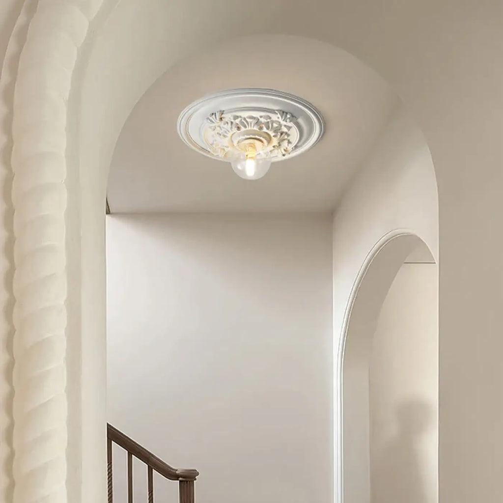Plafonnier classique à rosace décorative, blanc ou beige