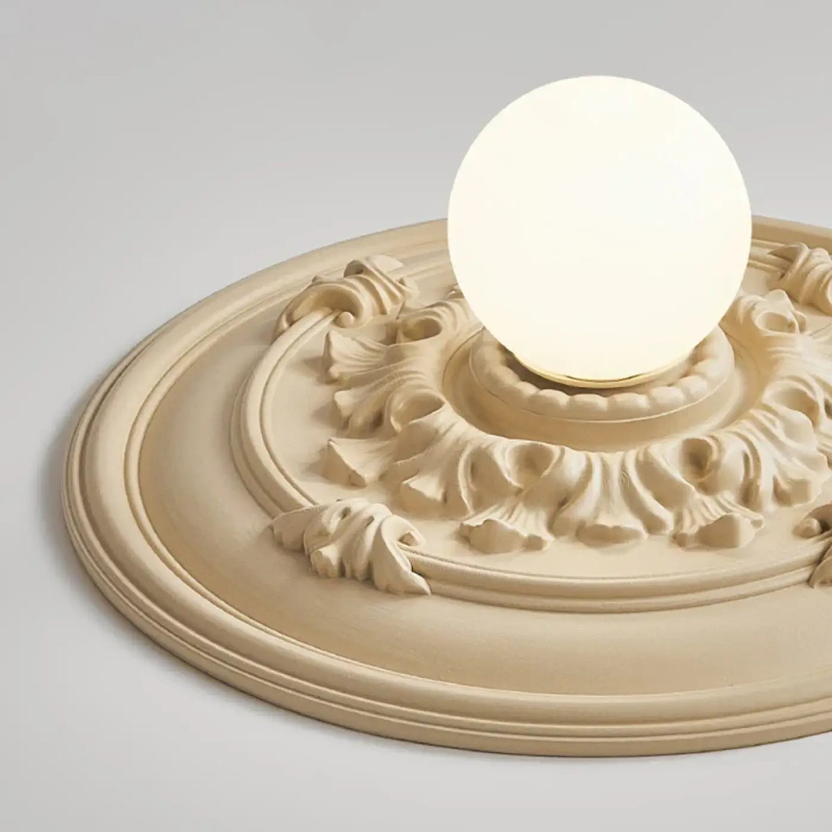 Plafonnier classique à rosace décorative, blanc ou beige