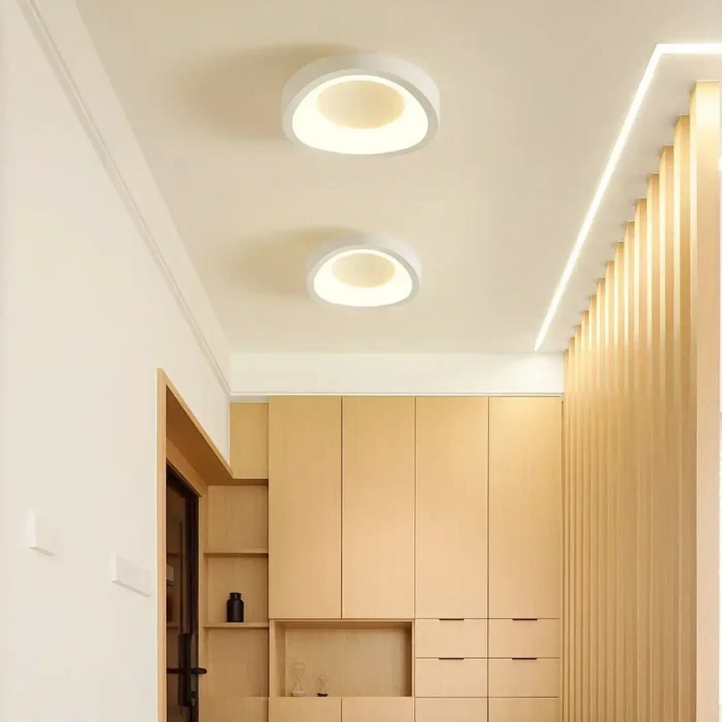 Plafonnier LED compact pour couloir, noir ou blanc