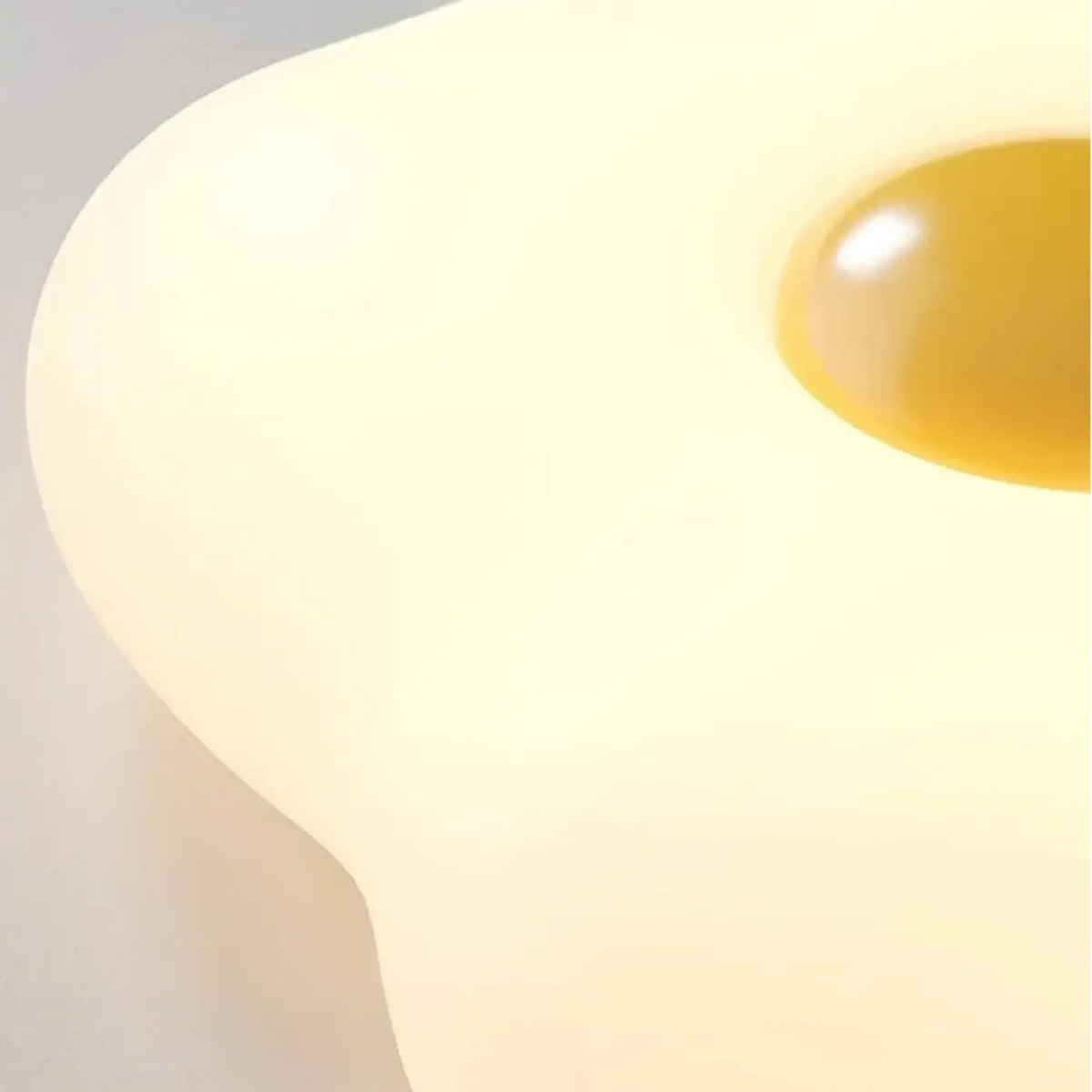 Plafonnier œuf au plat blanc et jaune, trois tailles