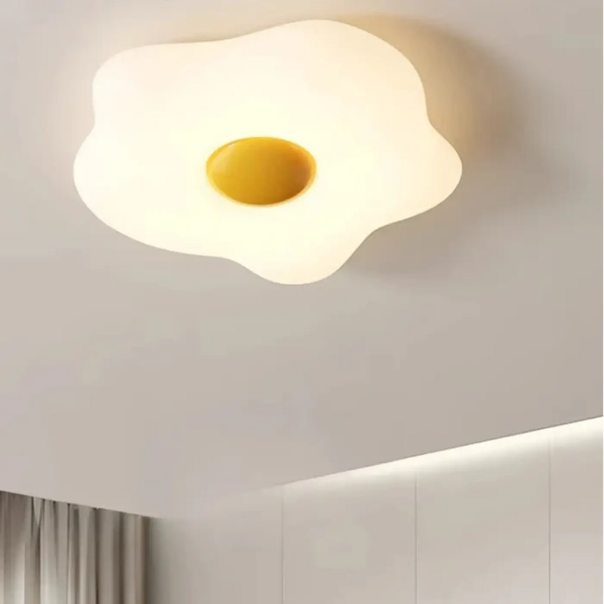 Plafonnier œuf au plat blanc et jaune, trois tailles
