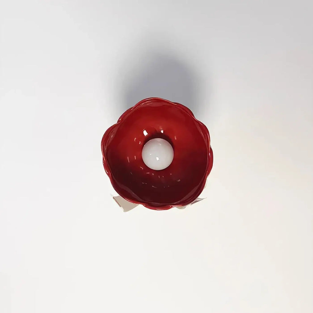 Plafonnier à nœud décoratif rouge et blanc, effet ruban
