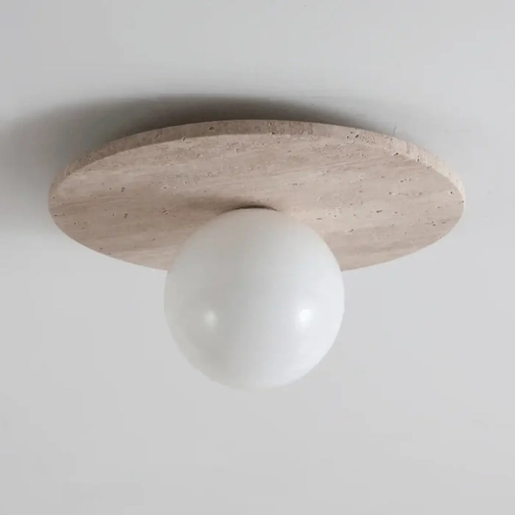 Plafonnier en pierre claire et globe de verre blanc