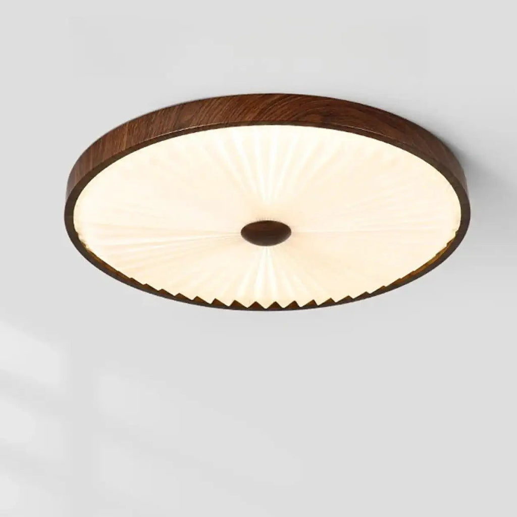 Plafonnier rond à abat-jour plissé et finition bois, marron ou noir