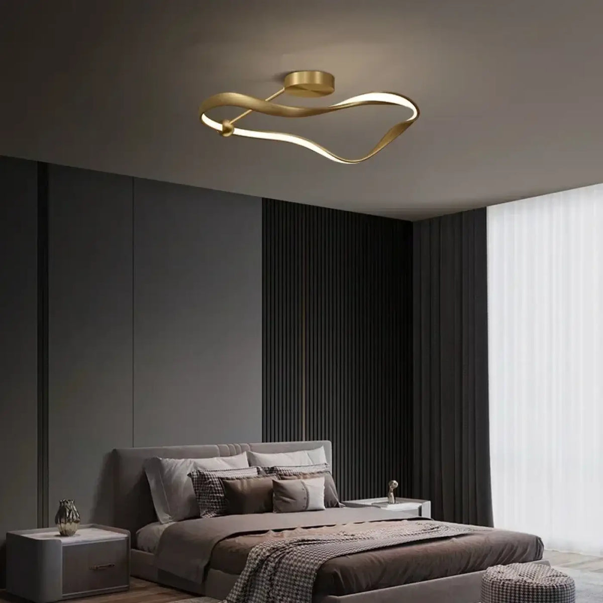 Plafonnier doré au design moderne, tailles S, M et L