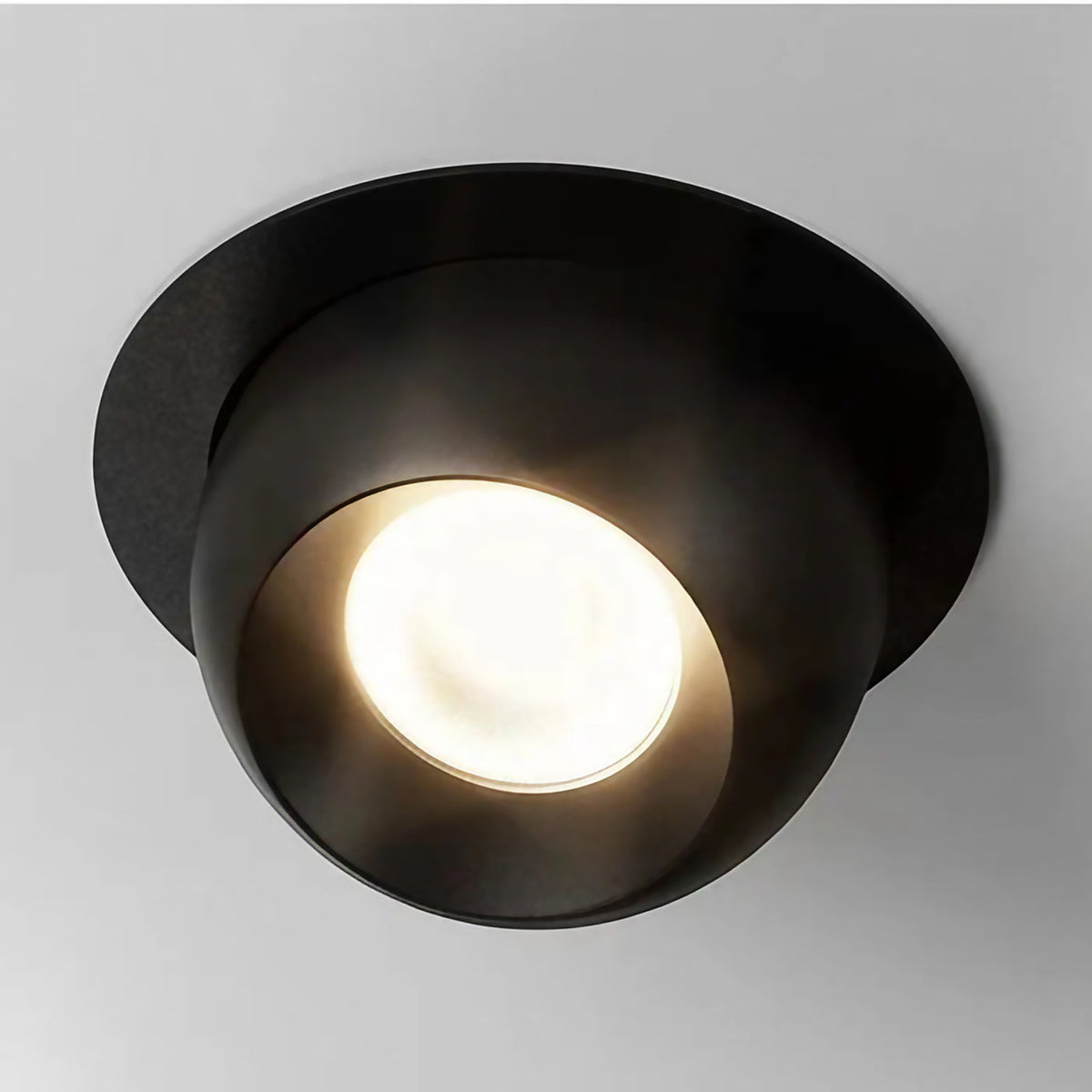 Plafonnier encastré minimaliste à orientation ajustable, noir