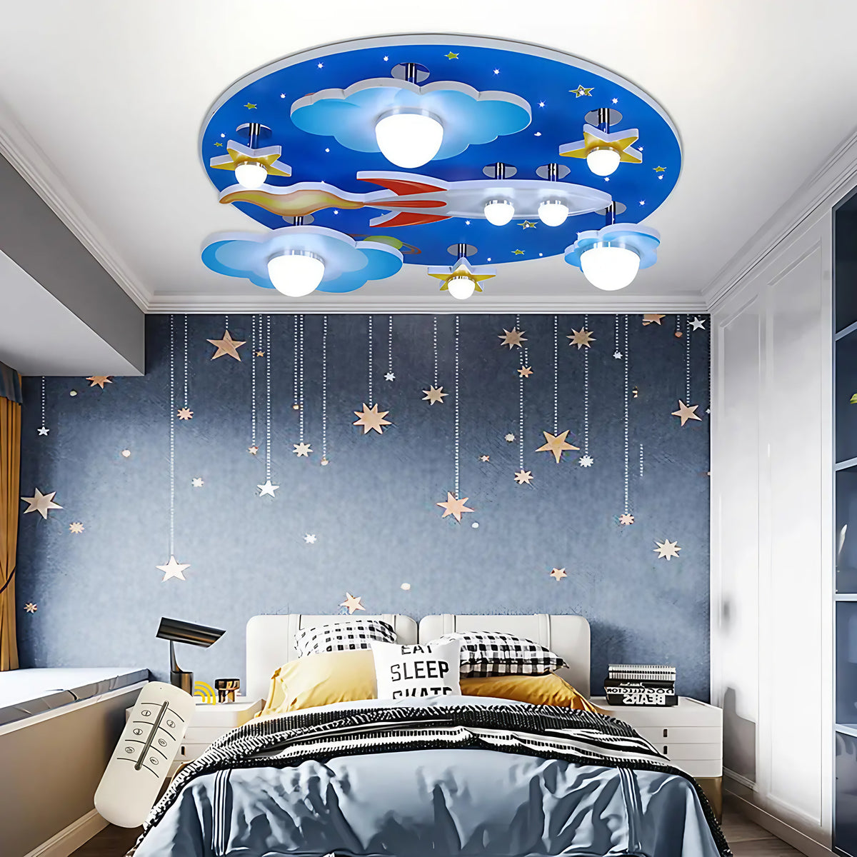 Plafonnier enfant fusée sur fond de ciel étoilé bleu