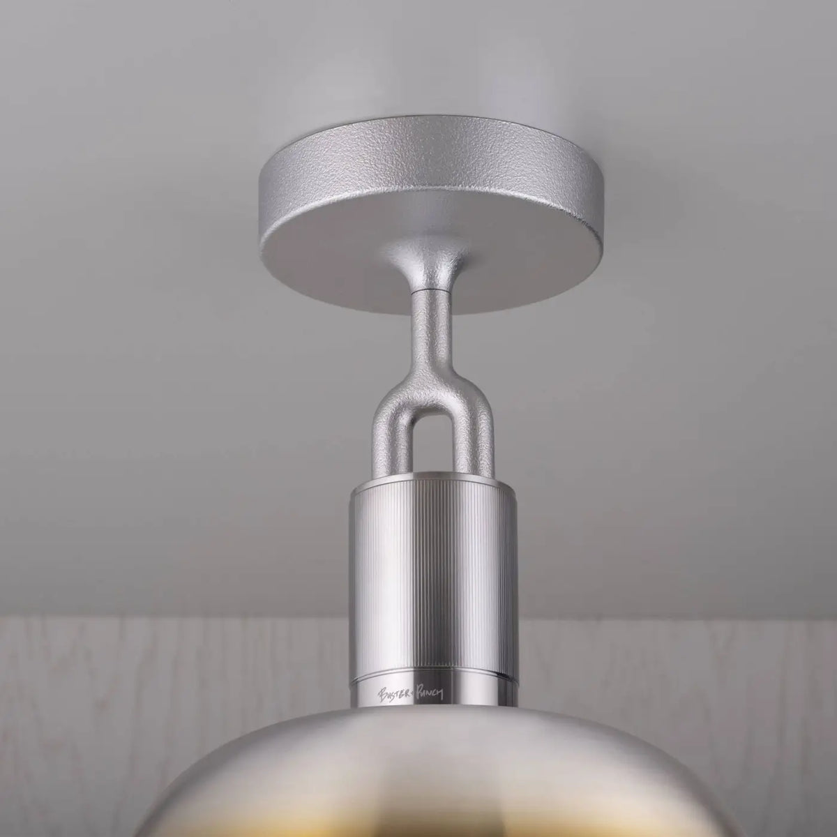 Plafonnier abat-jour demi-sphère en métal et globe en verre