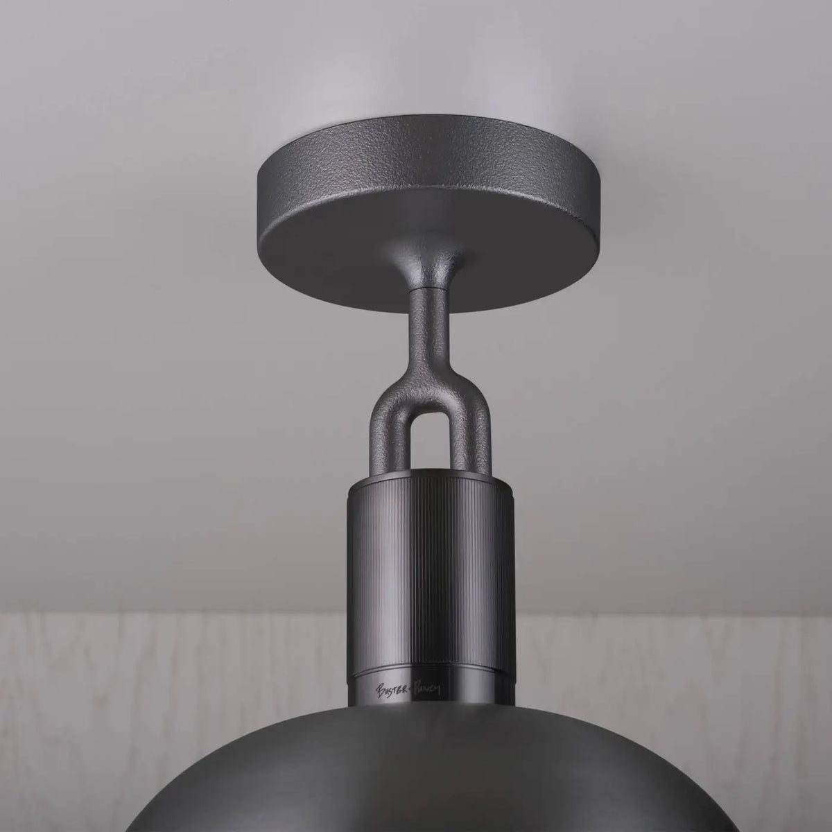 Plafonnier abat-jour demi-sphère en métal et globe en verre