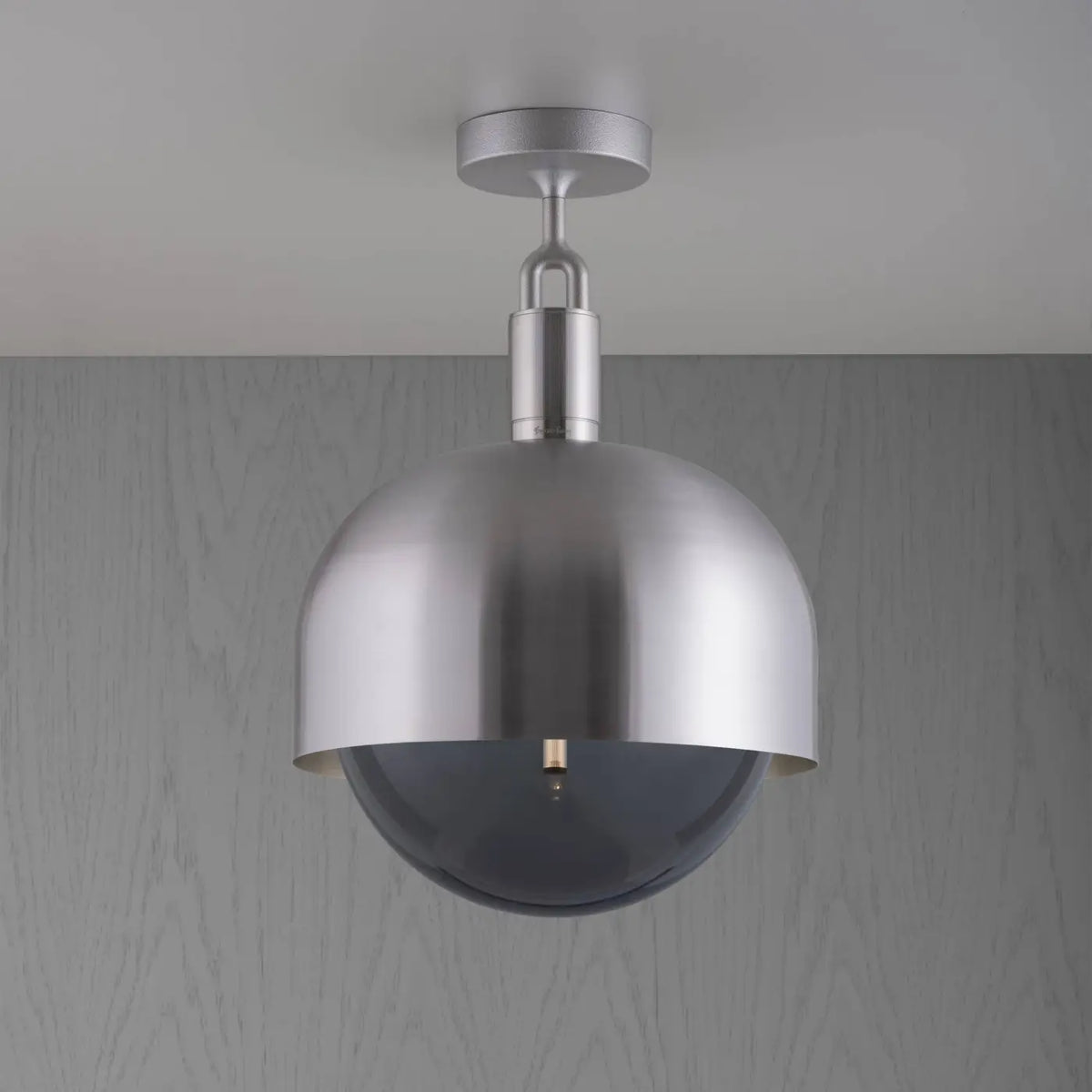 Plafonnier abat-jour demi-sphère en métal et globe en verre, argenté