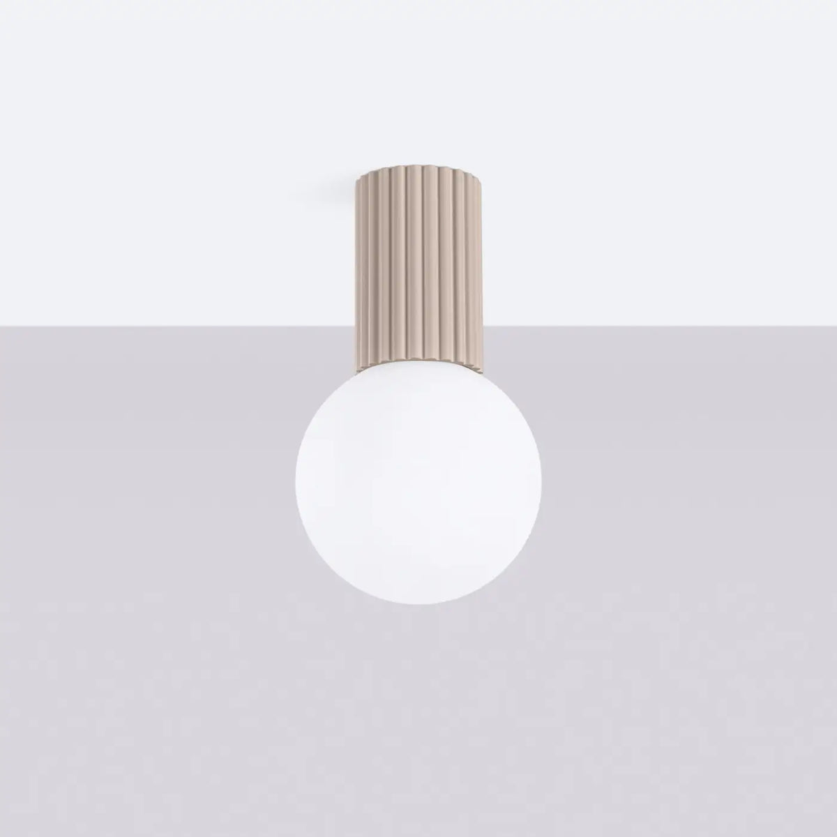 Plafonnier globe en verre givré sur col cannelé, IP44, 16 couleurs, taupe