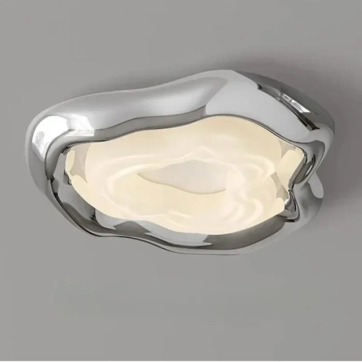 Plafonnier LED chromé aux courbes organiques, tailles S ou M