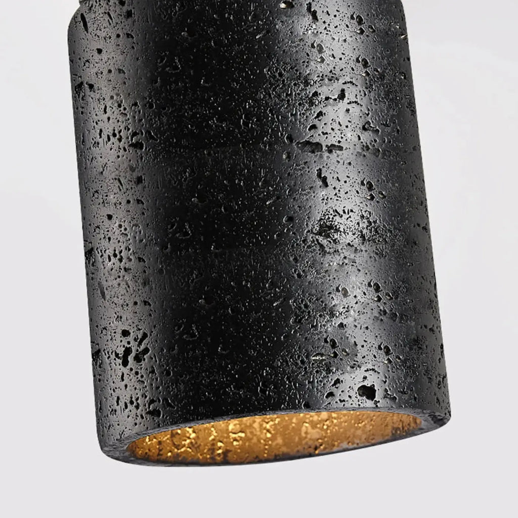 Plafonnier LED noir texturé avec détails en bois