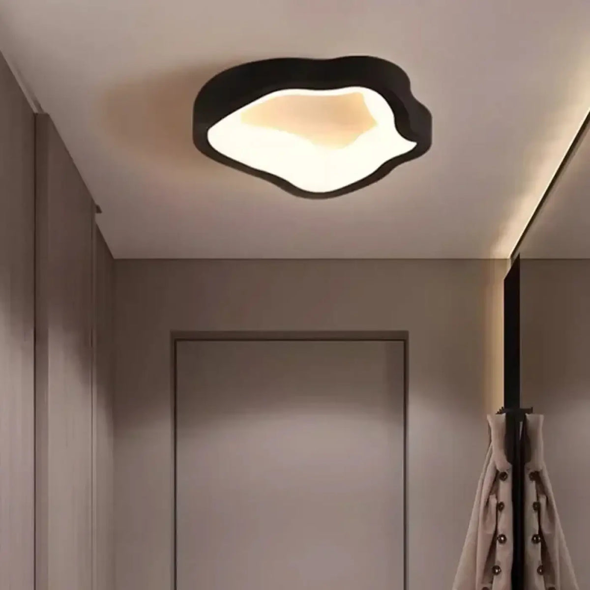 Plafonnier LED épuré pour couloir et entrée, trois modèles