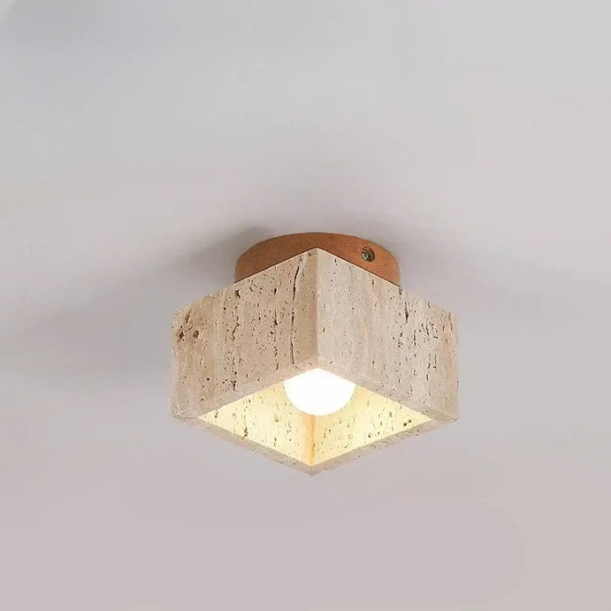 Plafonnier en pierre travertin et finition bois, cinq modèles, beige