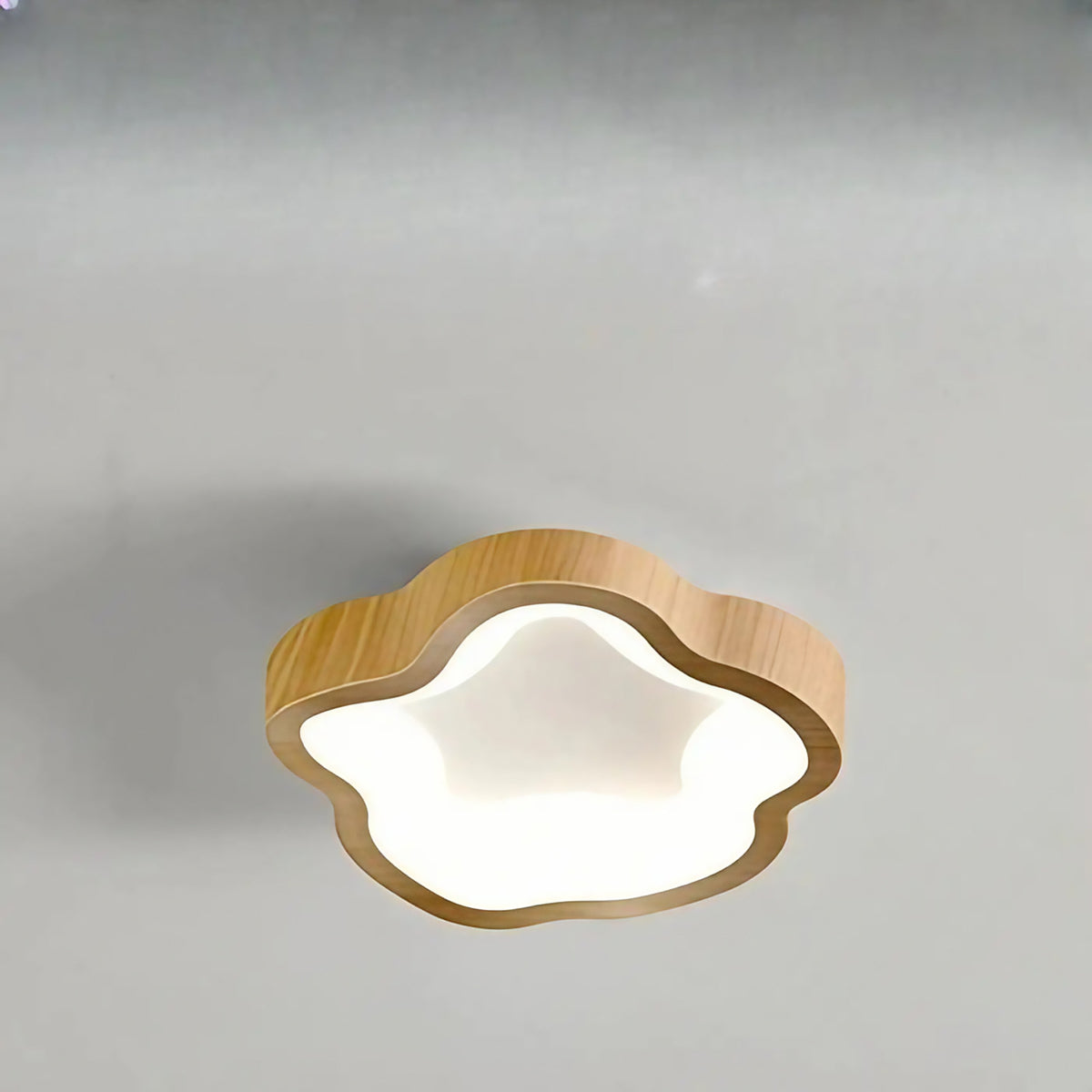 Plafonnier en bois aux formes organiques, six modèles, beige