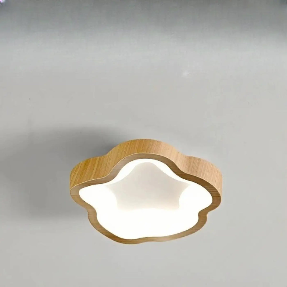 Plafonnier en bois aux formes organiques, six modèles, beige