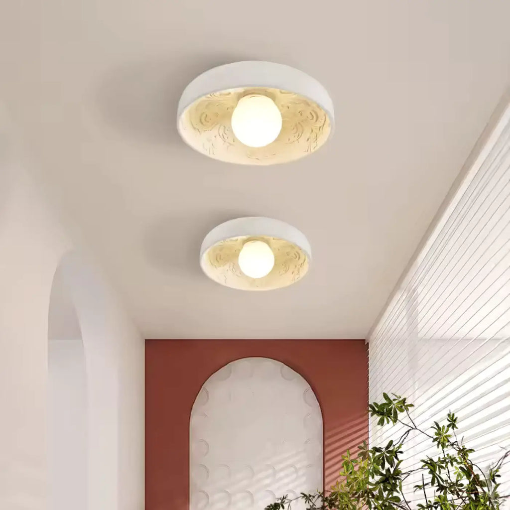 Plafonnier rond blanc à relief sculpté, design moderne
