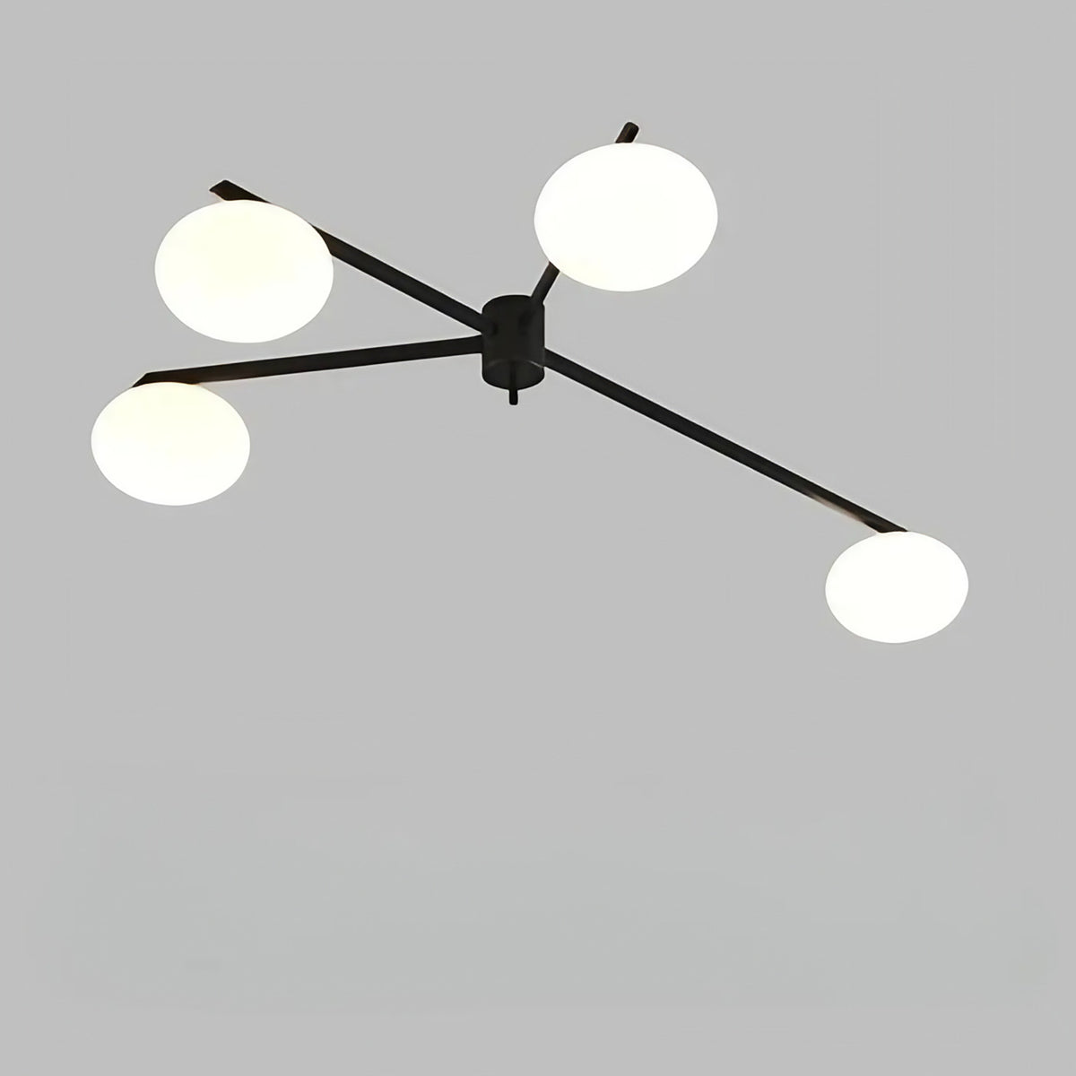 Plafonnier à bras graphiques et diffuseurs en verre blanc, noir