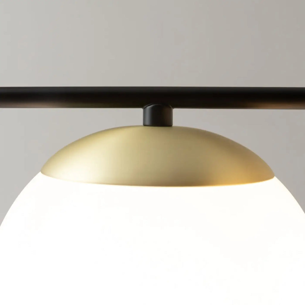 Plafonnier XXL à six globes opalins, acier noir et doré, 115 cm