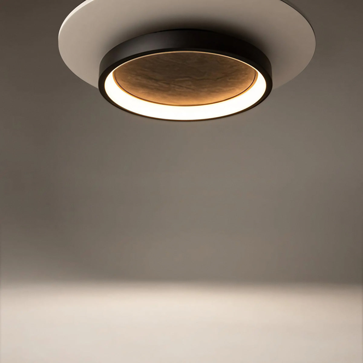 Plafonnier LED disque noir effet pierre, 40 ou 60 cm
