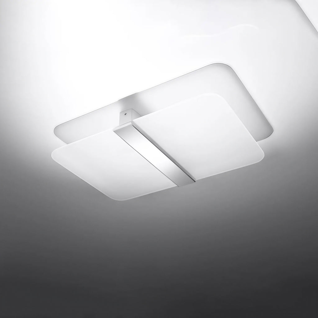 Plafonnier plat rectangulaire en verre blanc mat et barre chromée
