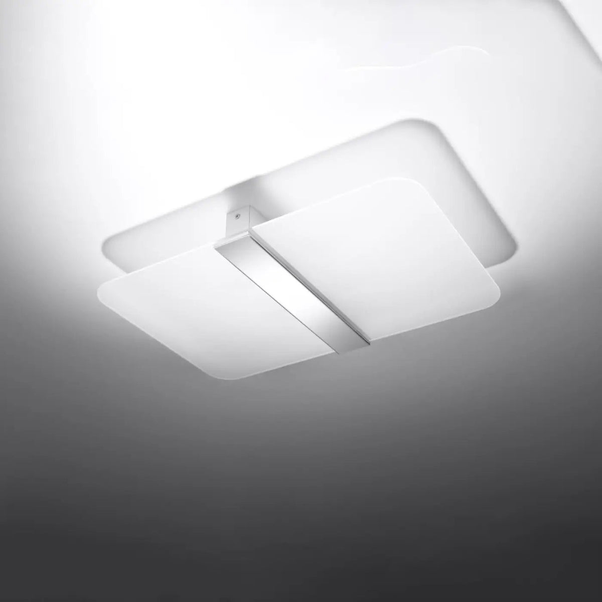 Plafonnier plat rectangulaire en verre blanc mat et barre chromée