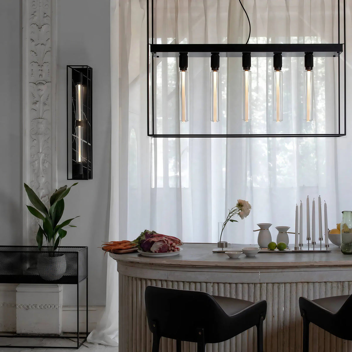 Plafonnier long en cage à 5 ampoules, acier noir et marbre, 110 cm
