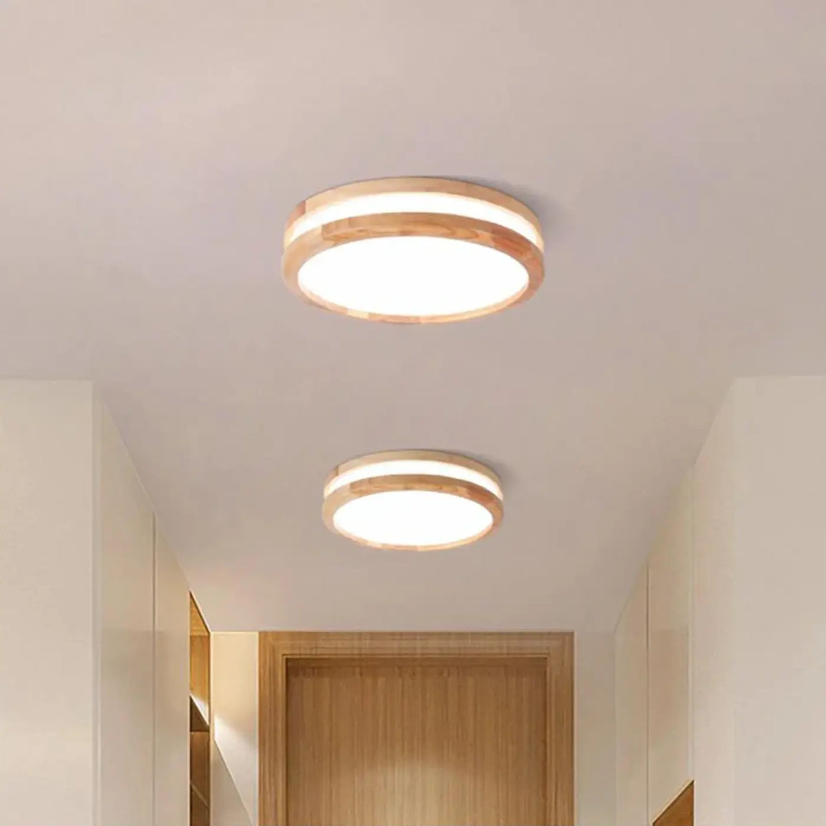 Plafonnier LED rond en bois clair, tailles S ou M