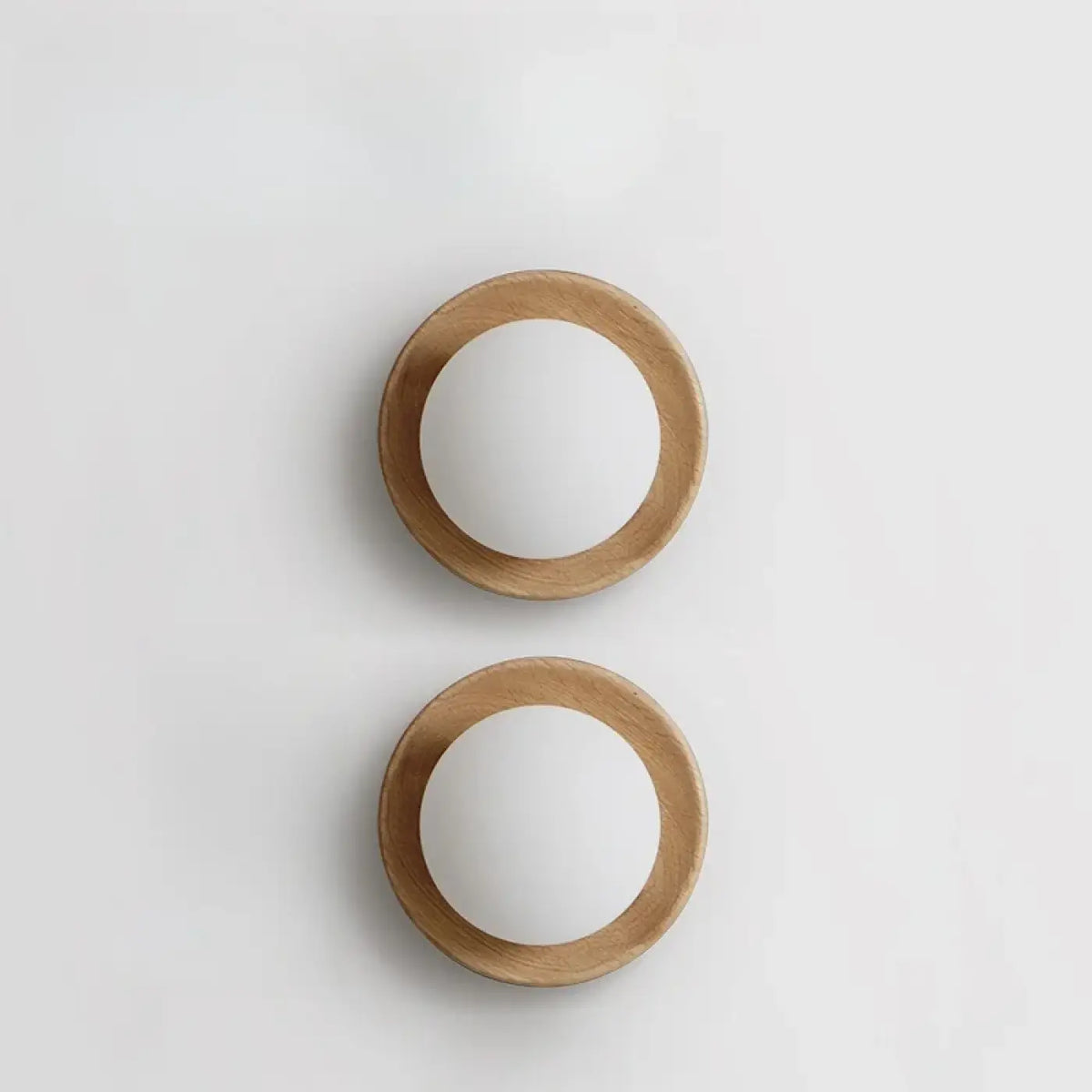 Plafonnier rond en bois au design minimaliste