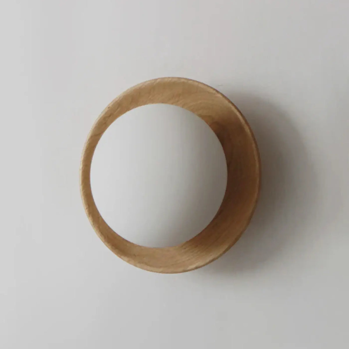 Plafonnier rond en bois au design minimaliste