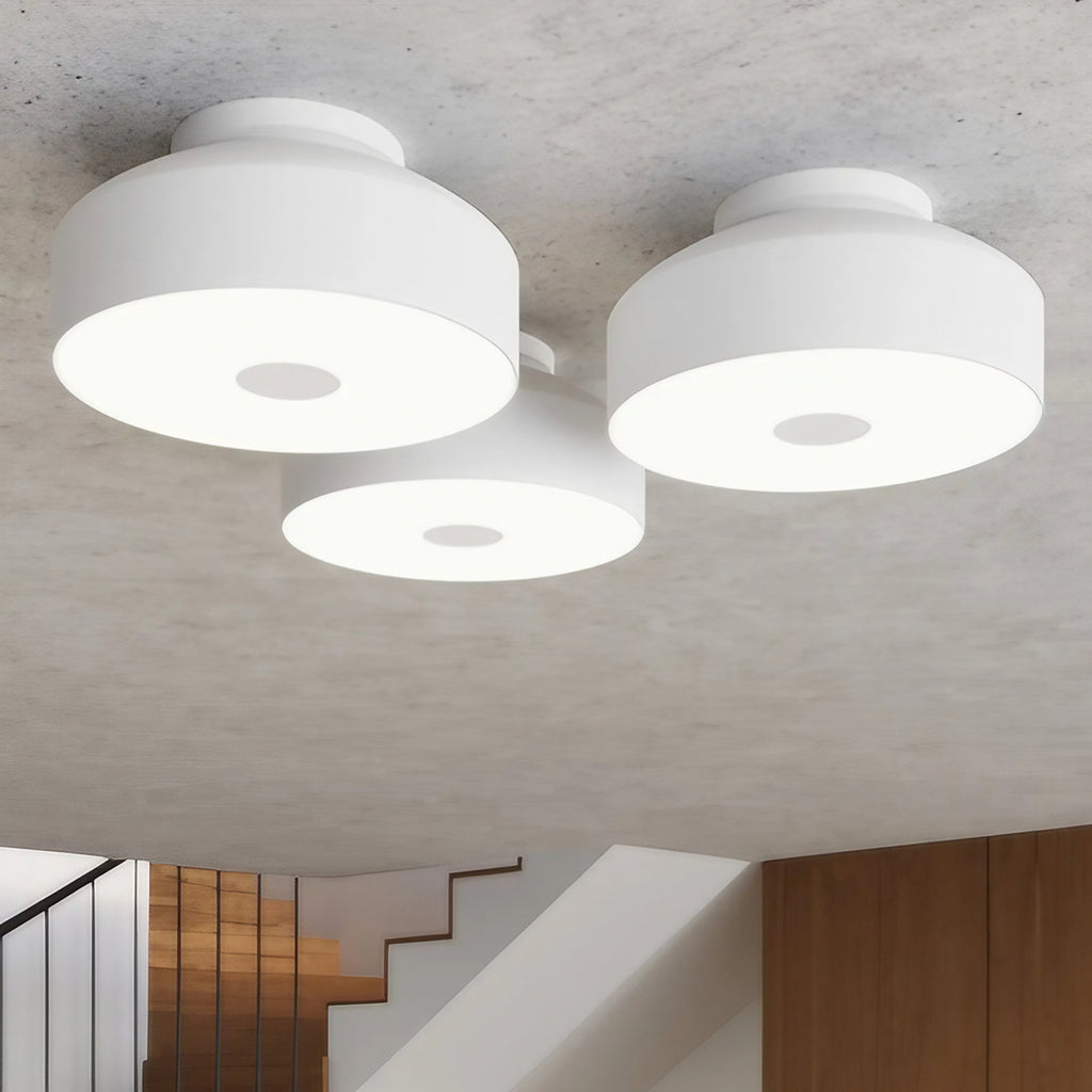Plafonnier rond en acier coloré à diffuseur laiteux, 4 ampoules