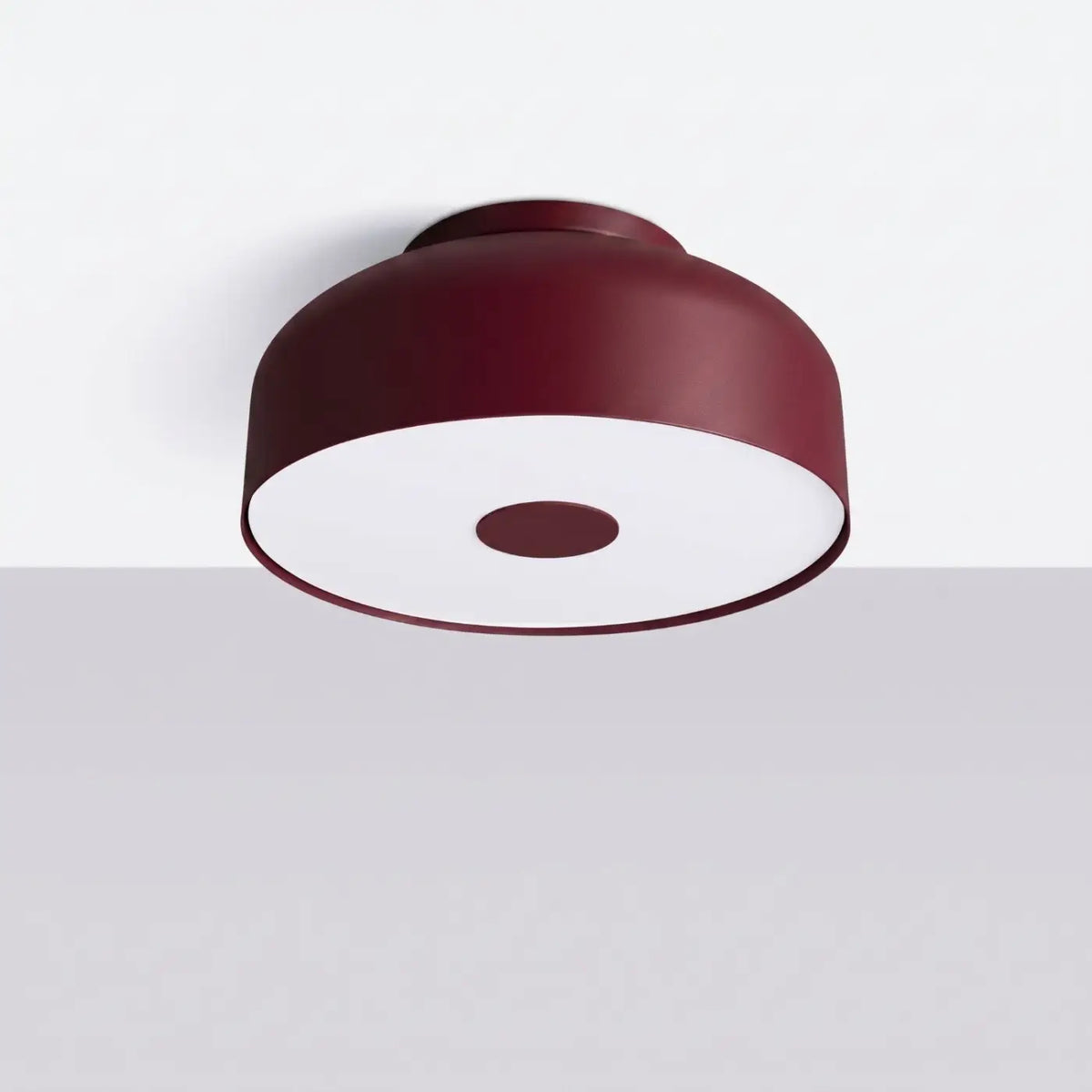 Plafonnier rond en acier coloré à diffuseur laiteux, 4 ampoules, bordeaux