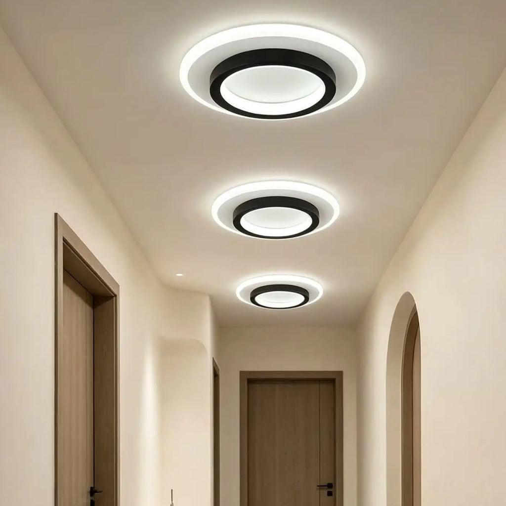 Plafonnier rond LED épuré, noir ou doré, lumière au choix