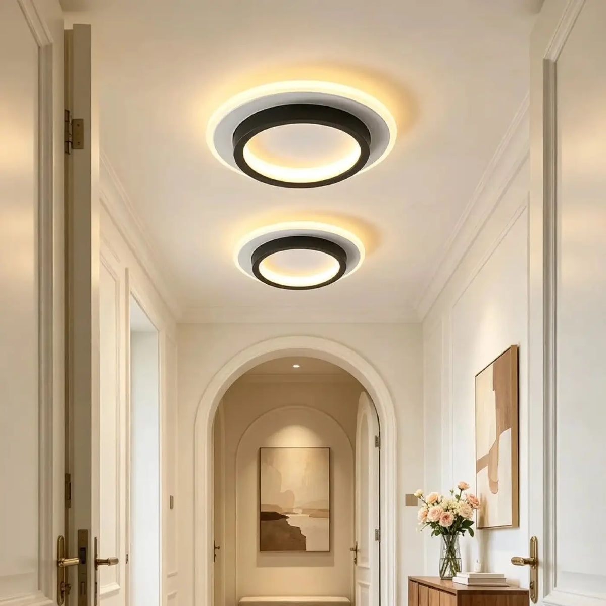 Plafonnier rond LED épuré, noir ou doré, lumière au choix