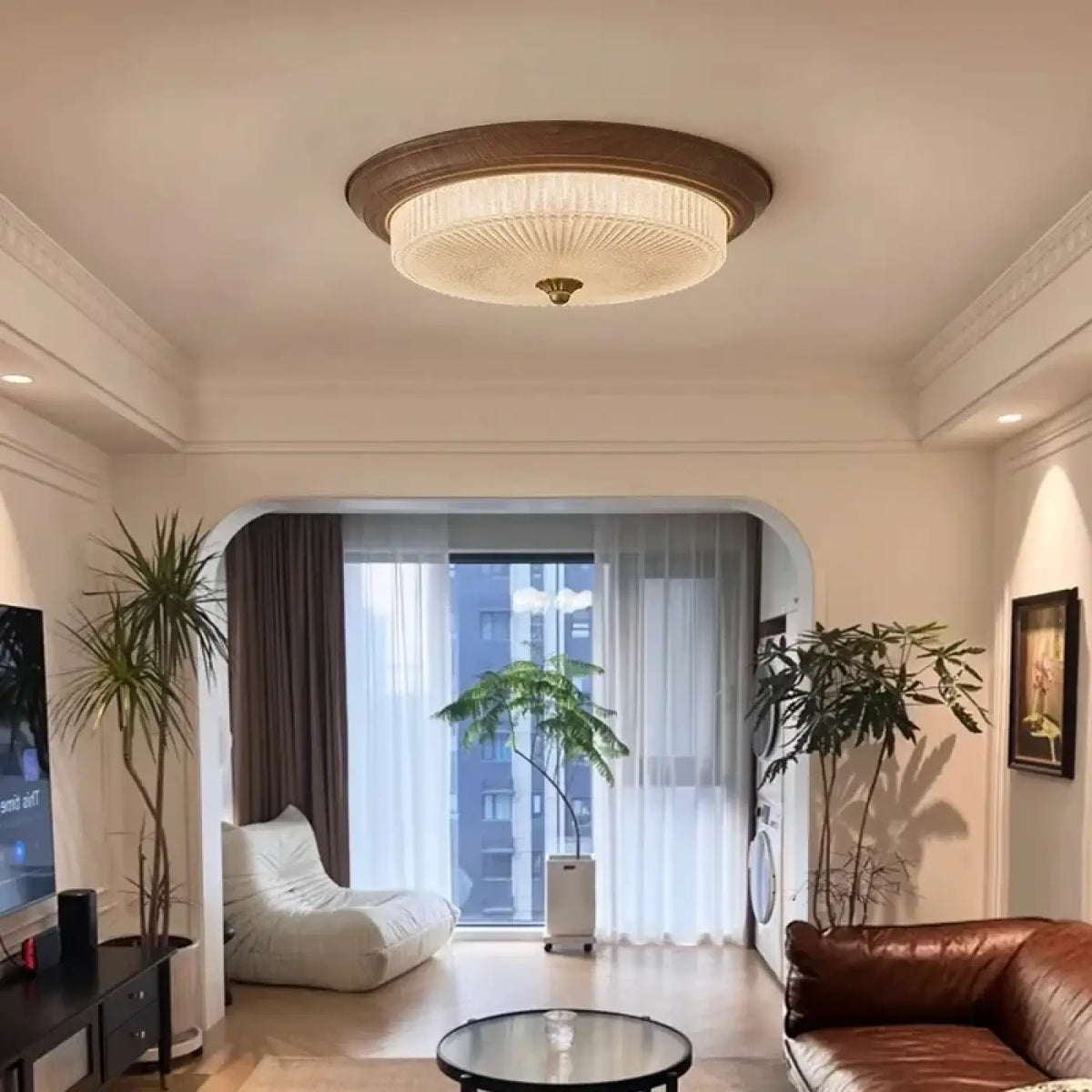 Plafonnier rond en verre texturé, finition bois