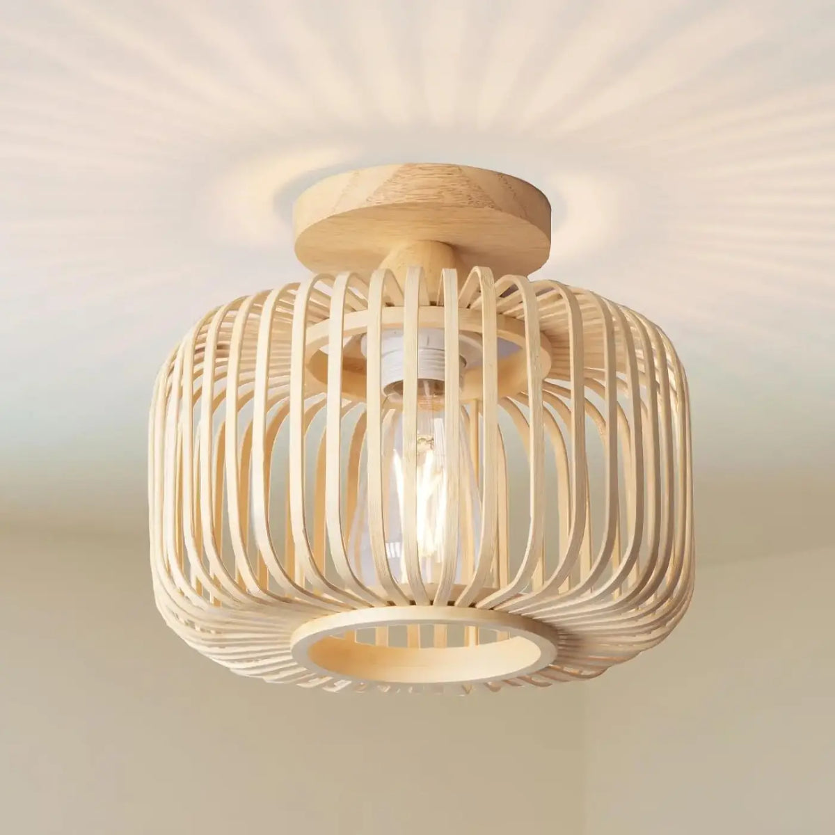 Plafonnier en rotin tressé au style naturel et moderne