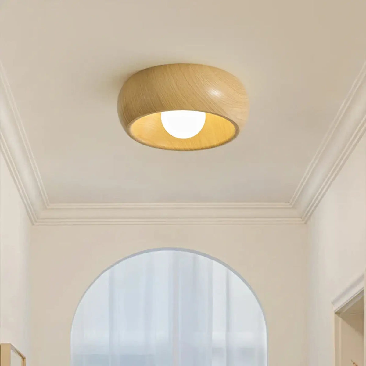 Plafonnier minimaliste finition bois naturel, beige ou marron, beige