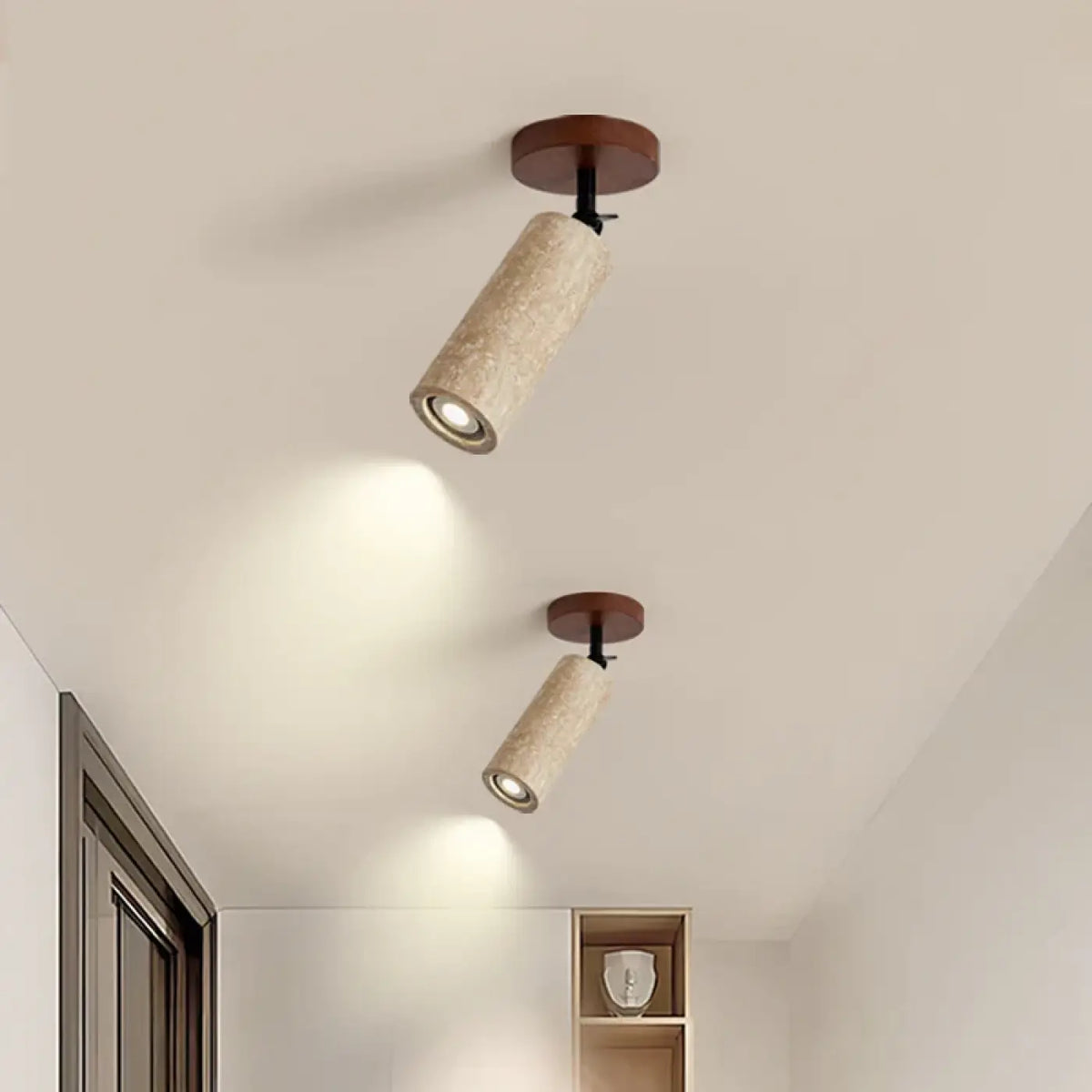 Plafonnier à spots orientables en travertin jaune et bois