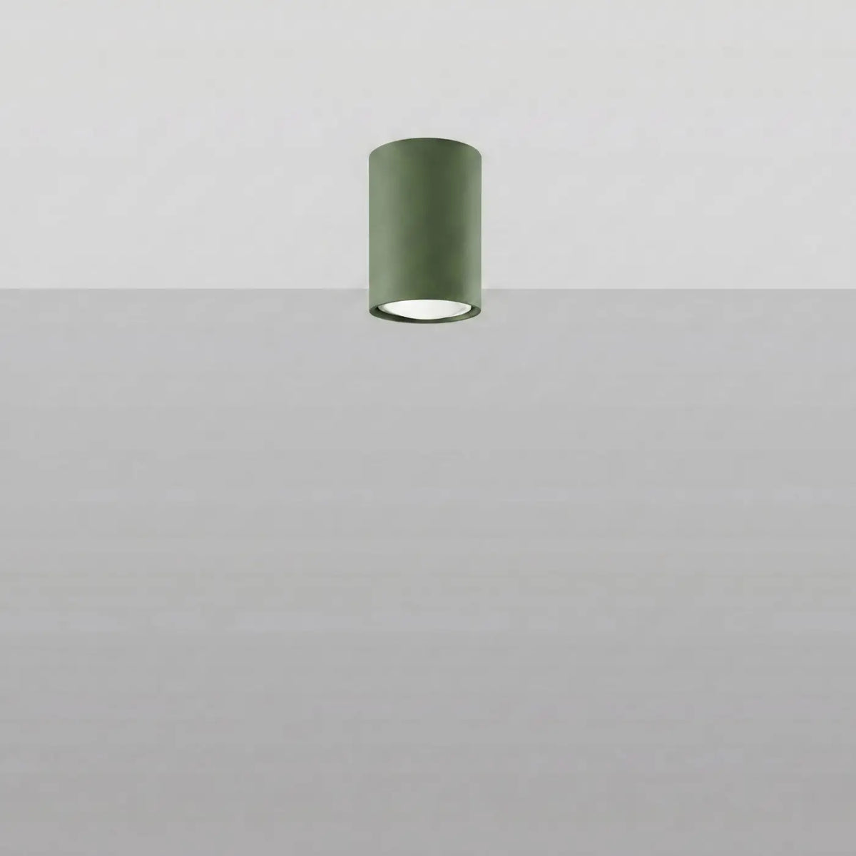Plafonnier tube en acier lisse, seul ou par 3 ou 5 sur rosace, vert olive