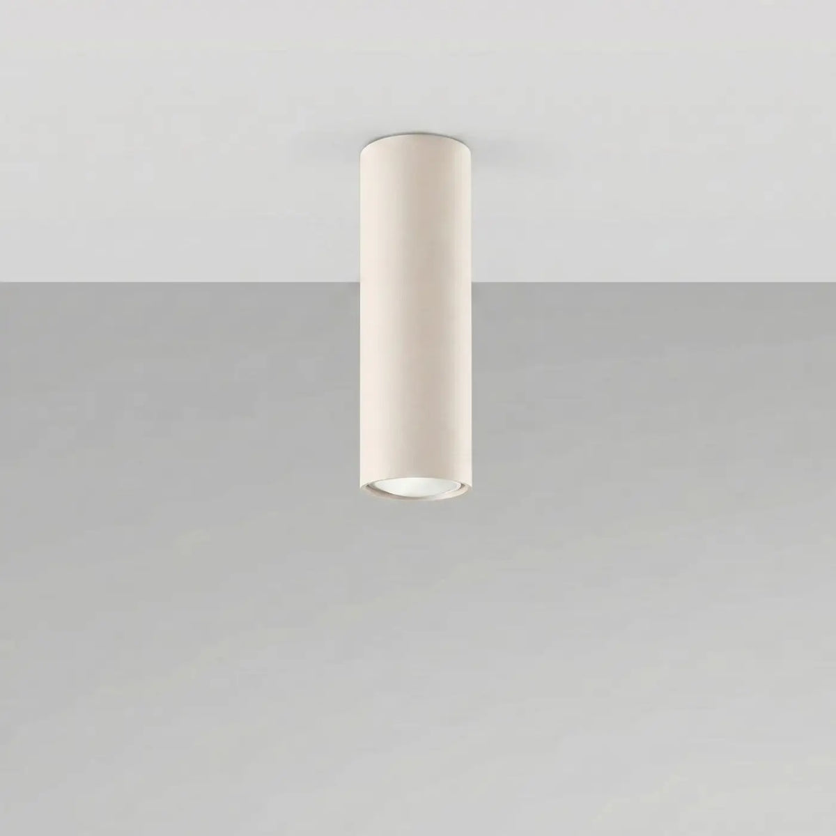 Plafonnier tube en acier lisse, seul ou par 3 ou 5 sur rosace, beige