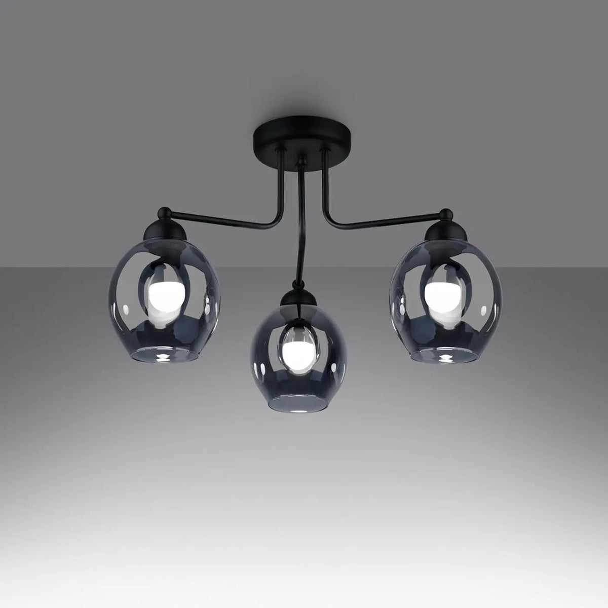 Plafonnier en verre fumé ajouré, bras courbés noirs, 3 ou 5 lumières