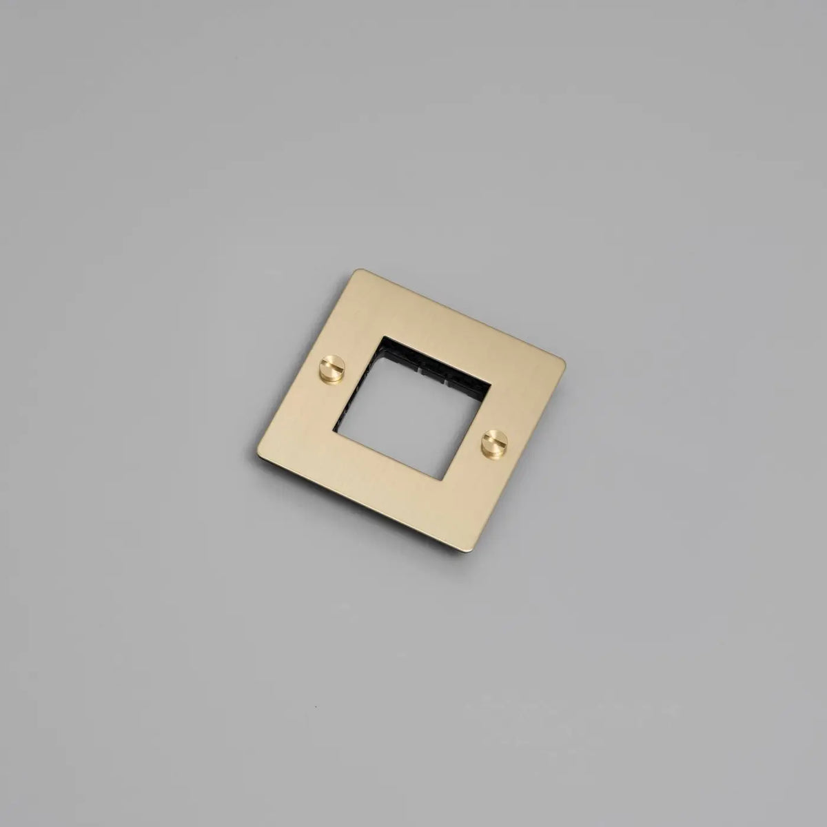 Plaque murale en métal pour prises, sans inserts, 1 à 4 postes, doré