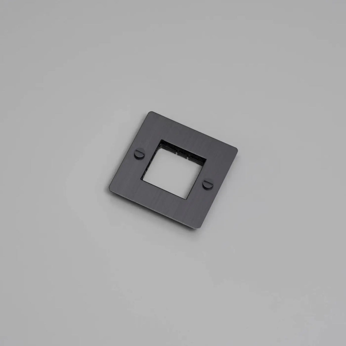 Plaque murale en métal pour prises, sans inserts, 1 à 4 postes, gris