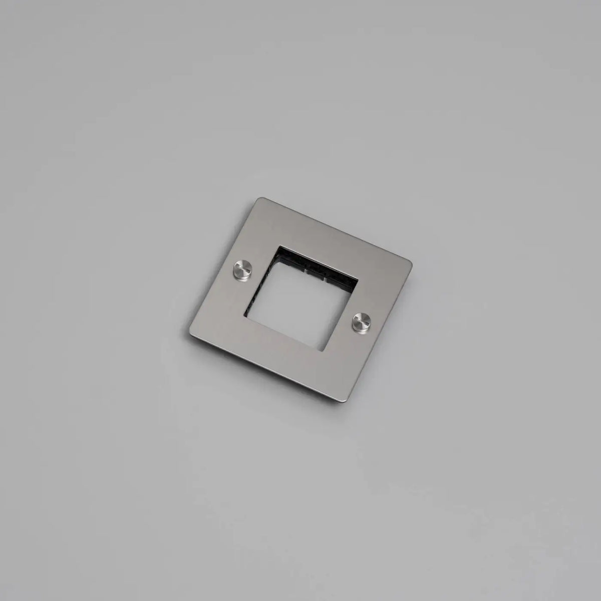 Plaque murale en métal pour prises, sans inserts, 1 à 4 postes, argenté